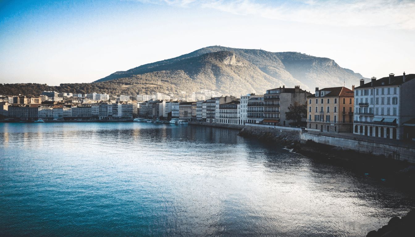 Vue de Toulon, notre zone d'intervention